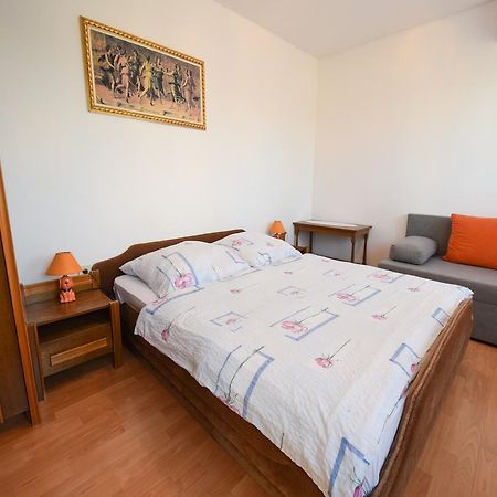 Apartment Toni Malinska Εξωτερικό φωτογραφία